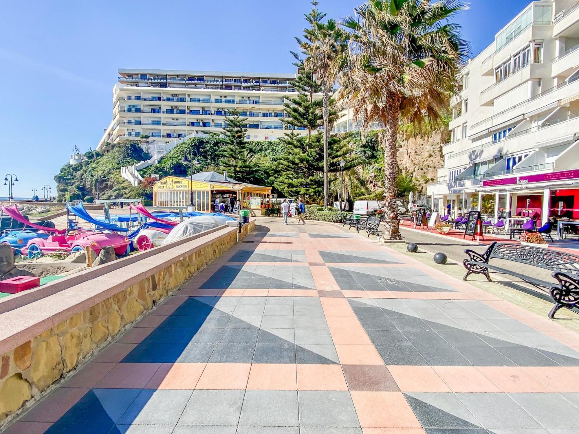 Roca Chica - Parking - Frente Playa - Terraza - Wifi - Bajondillo Y Carihuela Διαμέρισμα Τορρεμολίνος Εξωτερικό φωτογραφία
