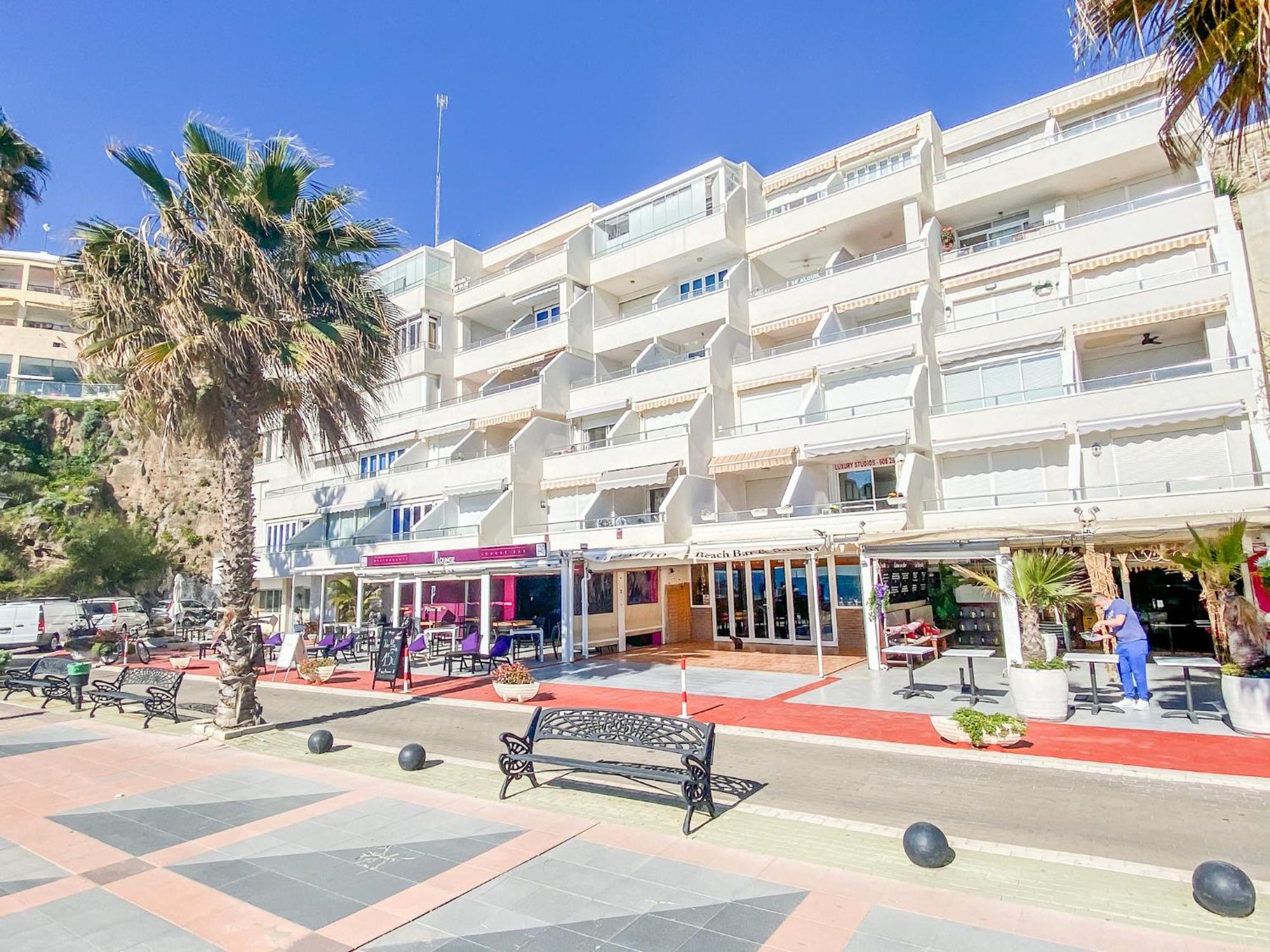 Roca Chica - Parking - Frente Playa - Terraza - Wifi - Bajondillo Y Carihuela Διαμέρισμα Τορρεμολίνος Εξωτερικό φωτογραφία