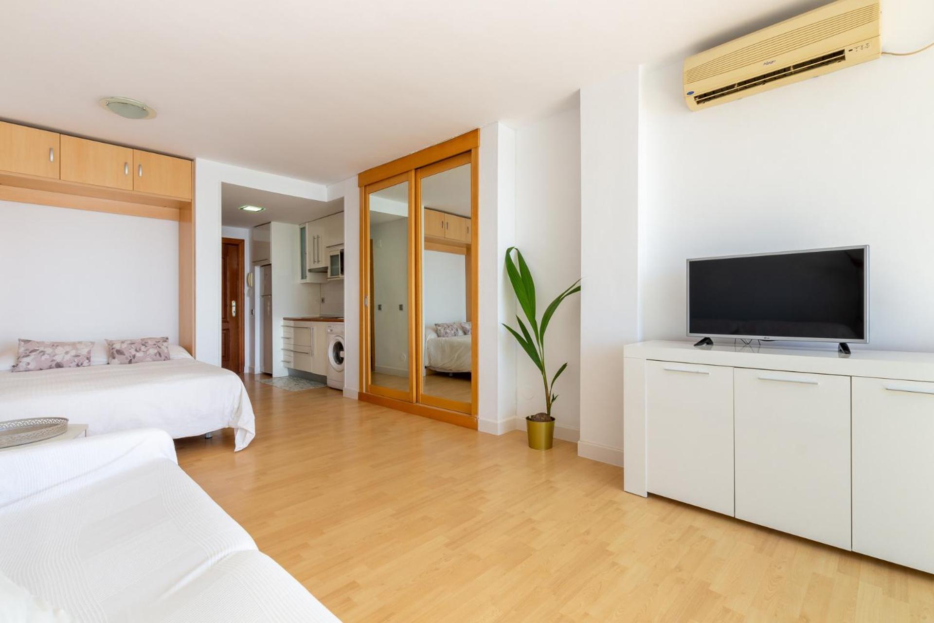 Roca Chica - Parking - Frente Playa - Terraza - Wifi - Bajondillo Y Carihuela Διαμέρισμα Τορρεμολίνος Εξωτερικό φωτογραφία