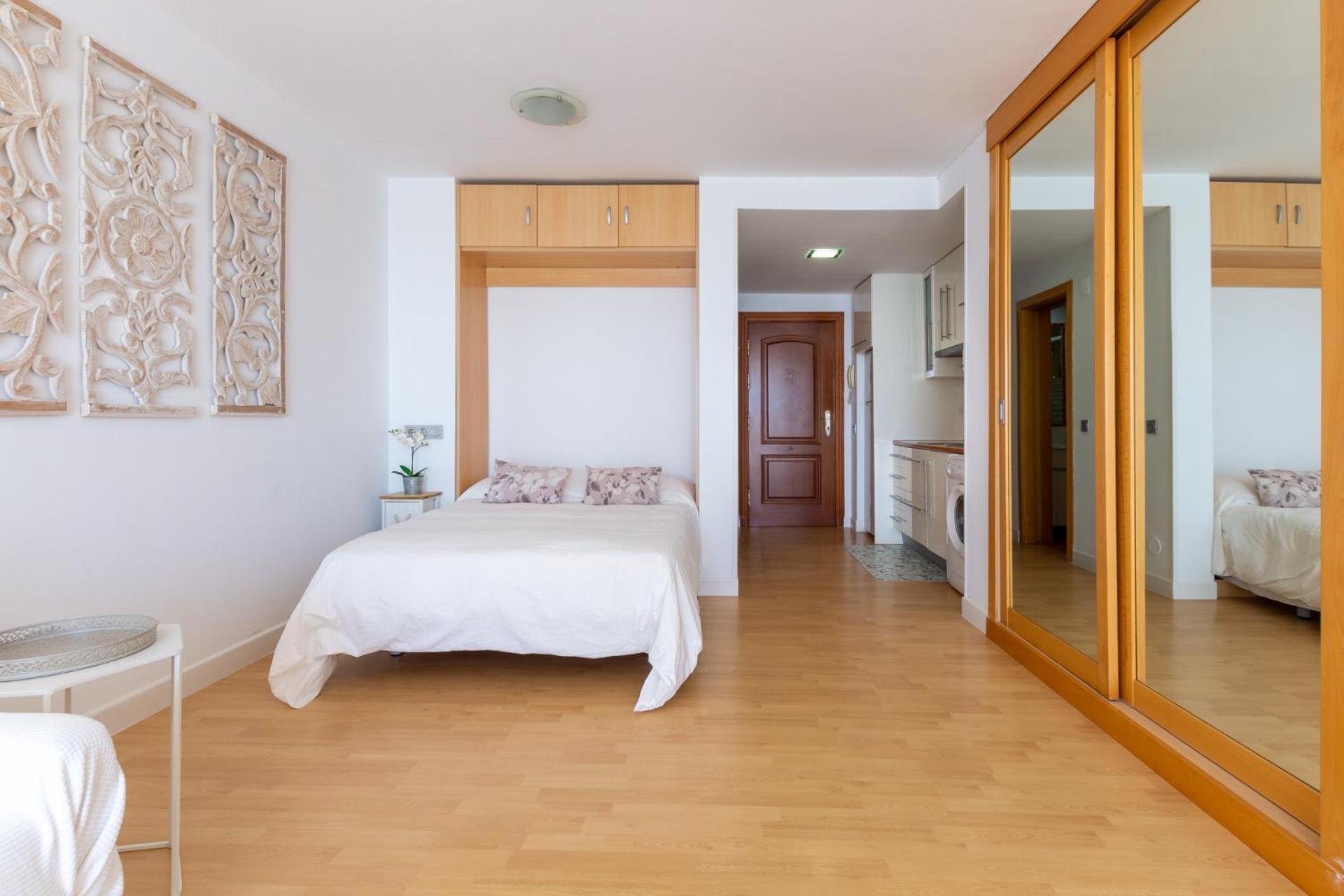 Roca Chica - Parking - Frente Playa - Terraza - Wifi - Bajondillo Y Carihuela Διαμέρισμα Τορρεμολίνος Εξωτερικό φωτογραφία