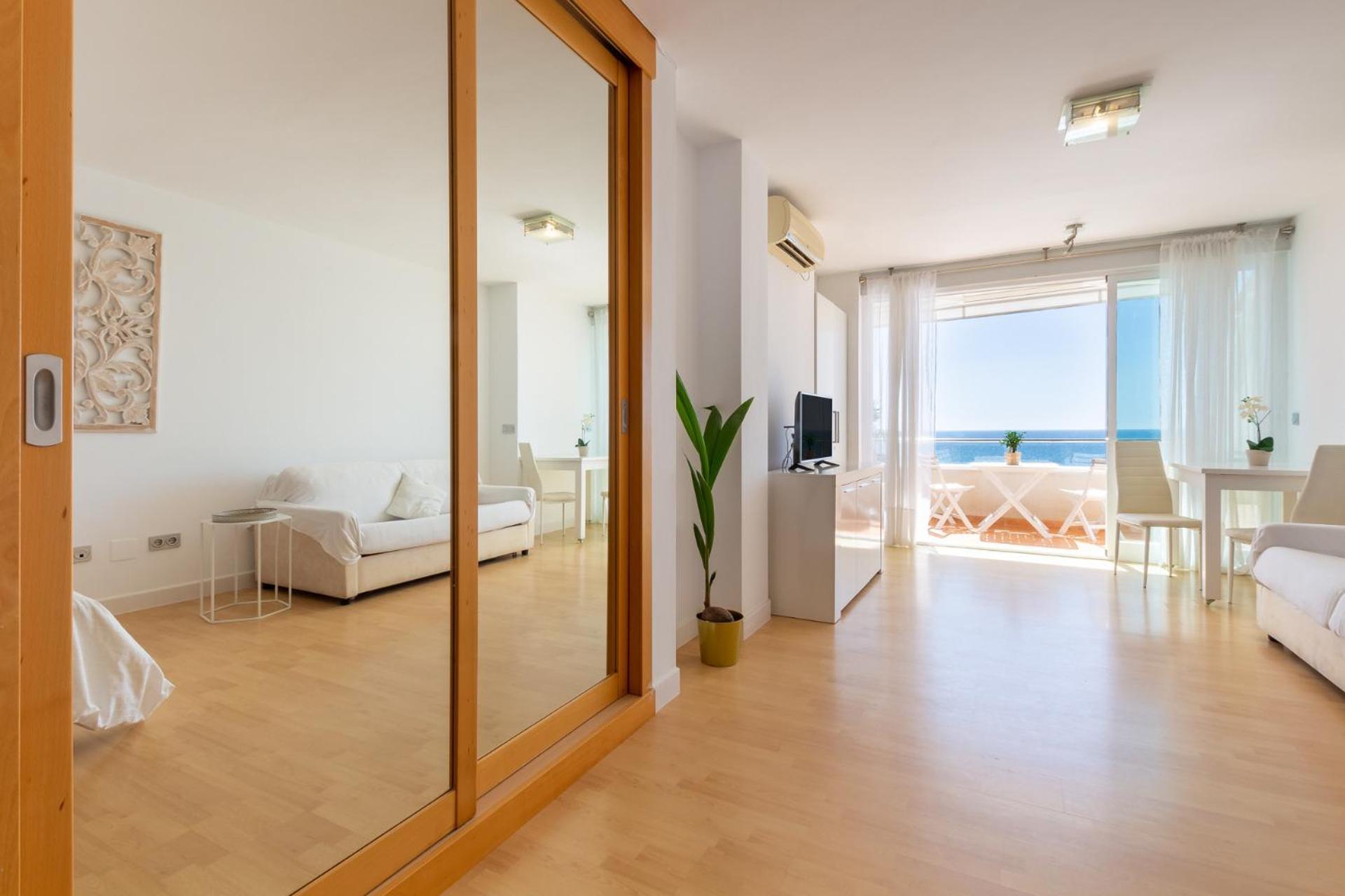 Roca Chica - Parking - Frente Playa - Terraza - Wifi - Bajondillo Y Carihuela Διαμέρισμα Τορρεμολίνος Εξωτερικό φωτογραφία